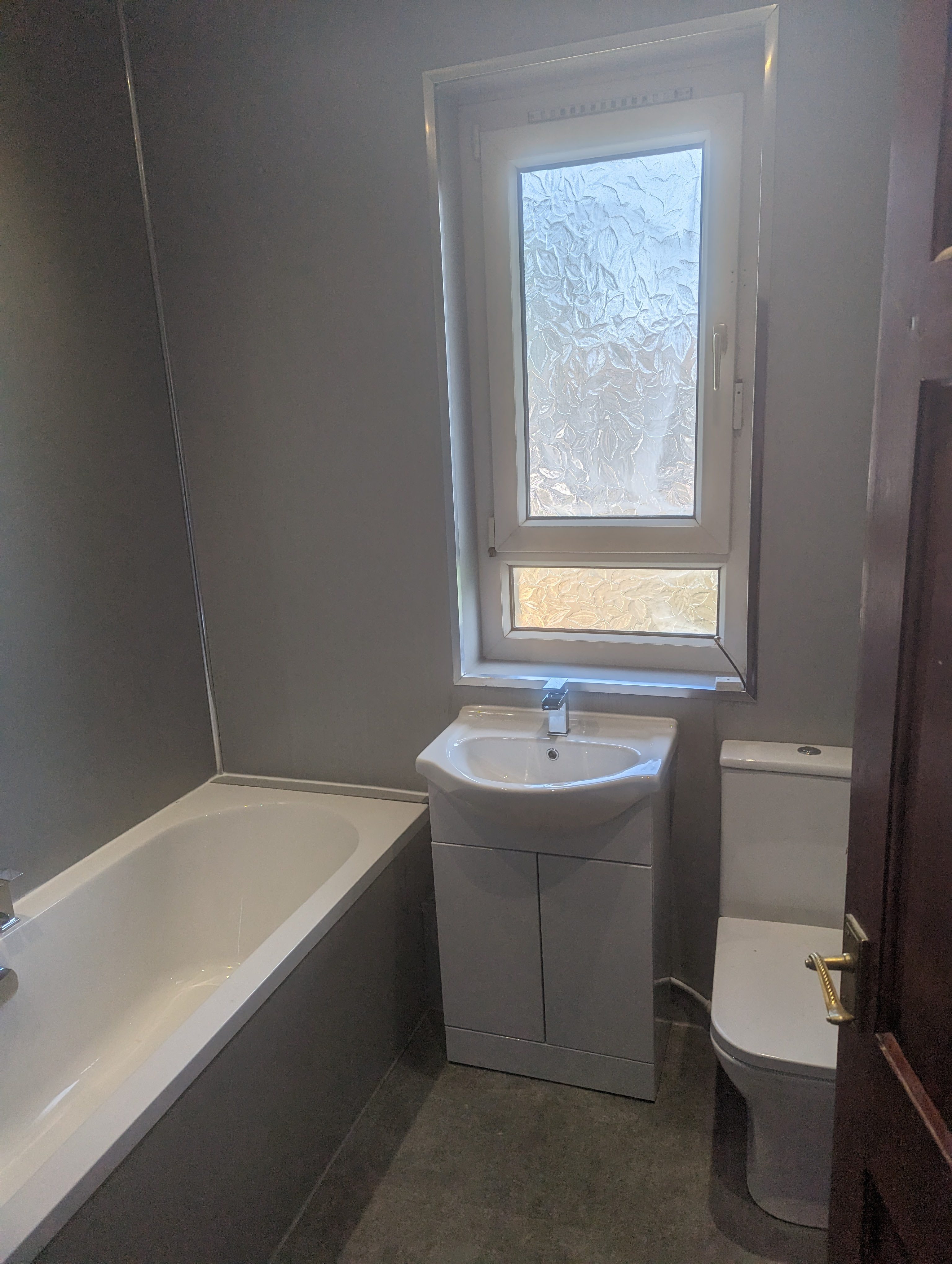 Bathroom installation 689 by Bathroom Adaptations